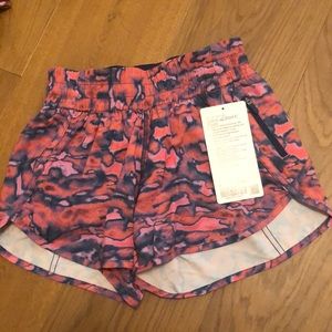 NWT Lululemon Tracker Short 4” size 4